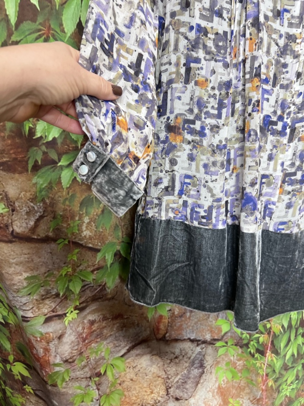 VINTAGE AUTHENTIC FENDI Watercolor Silk Abstract Blouse, XS - Picture 11 of 16